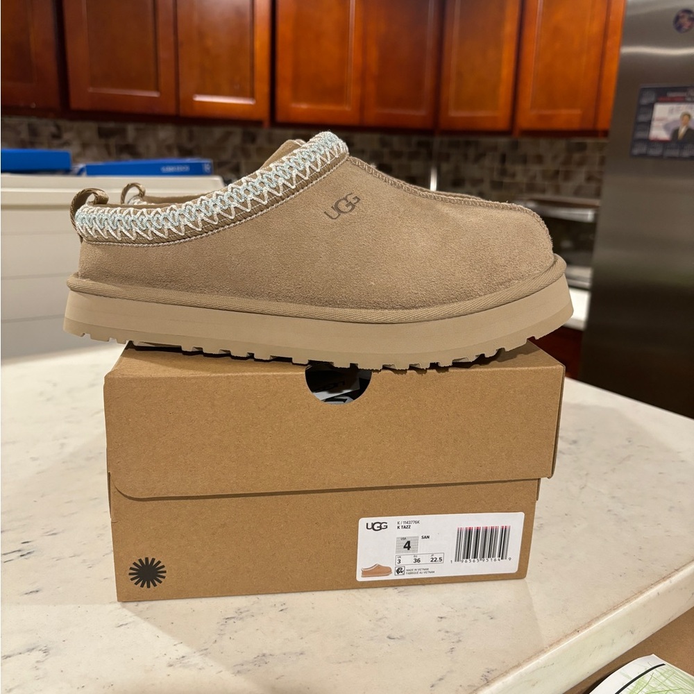 UGG Tazz Platform Slipper Big Kids Size 1/2/3/4/5/6  Sand 1143776K - Picture 6 of 14